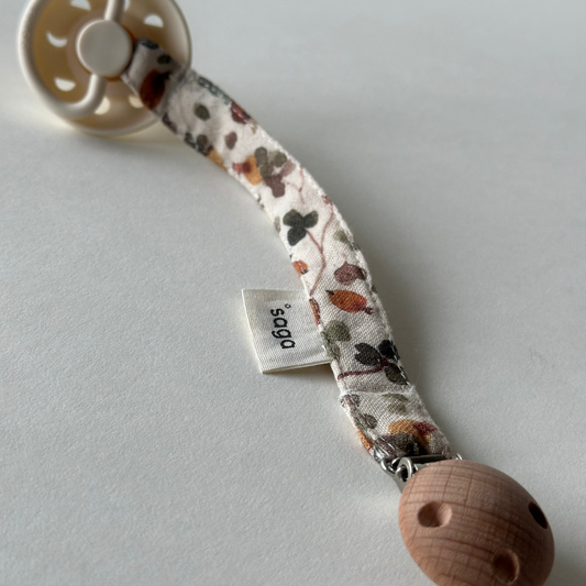 Schnullerclip mit Hagebutten-Motiv aus Bio-Baumwolle und Silikonring: 6 Stck. / 2 x 17 cm Saga Copenhagen NATURKINDCHEN