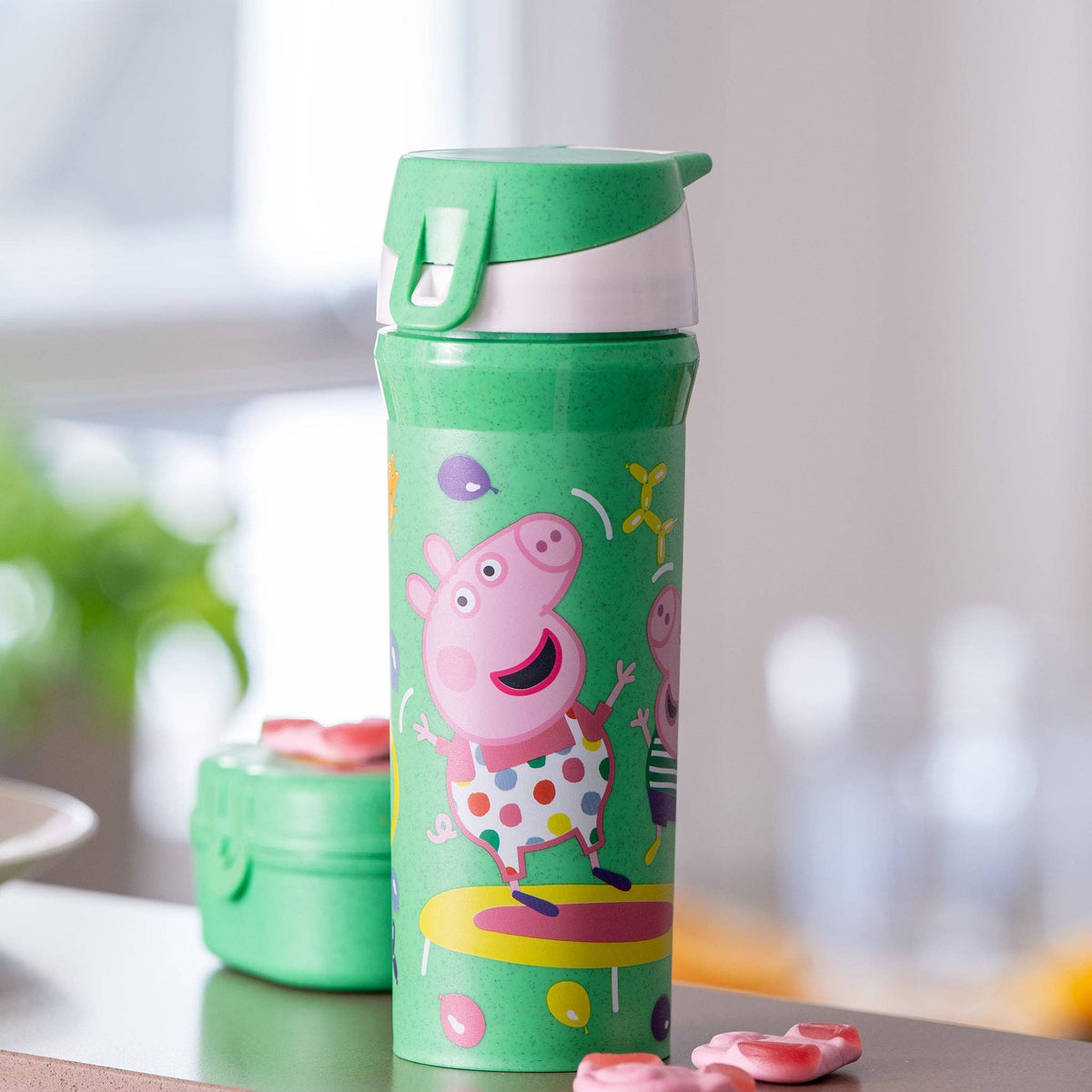 Trinkflasche STAN 0,5 PEPPA PIG POP: Organic spring green Koziol ideas for friends GmbH      NATURKINDCHEN
