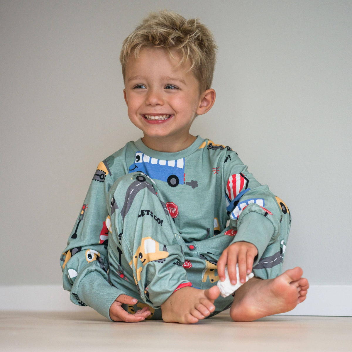 Zweiteiliger Bambus-Pyjama Traktor Grün: 110/116 Geggamoja      NATURKINDCHEN