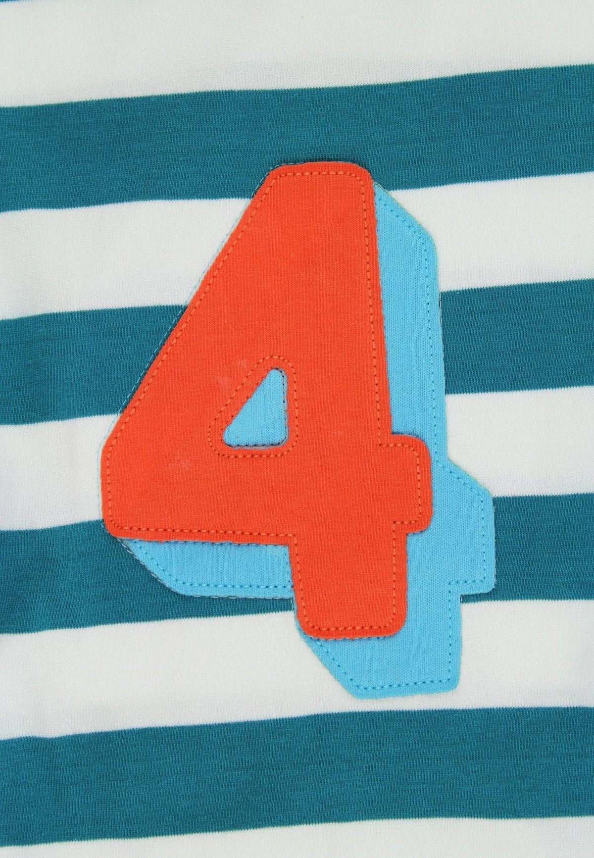 Bio-Langarmshirt mit vier Applikationen und türkisfarbenen Streifen: 4—5 J /110 cm Toby Tiger GmbH      NATURKINDCHEN